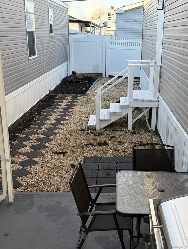600 Broadway #M10, Amityville, NY 11701