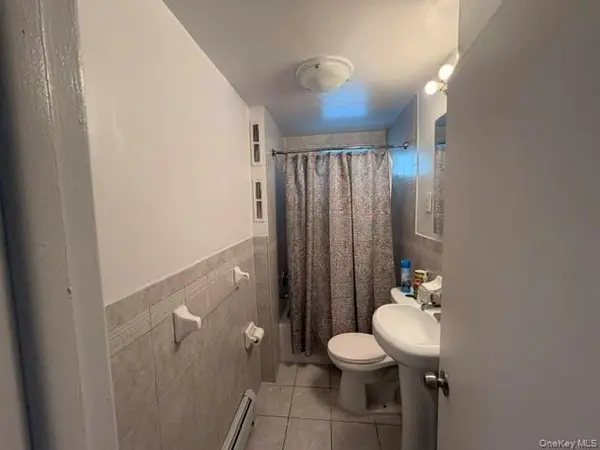 1041 E 216th ST, Bronx, NY 10469