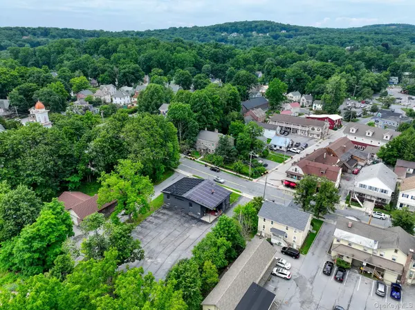 23 West ST #Upper Level, Warwick, NY 10990