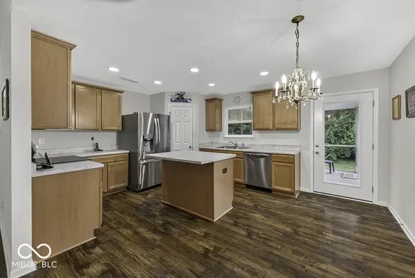 11724 Whisperwood WAY #39B, Fishers, IN 46037