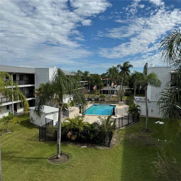4050 4TH ST N #218, St Petersburg, FL 33703