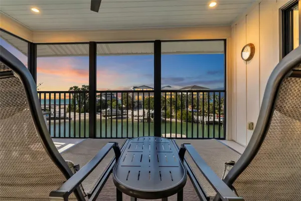 9226 MIDNIGHT PASS RD #3B, Sarasota, FL 34242