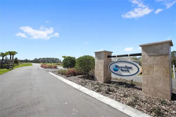 38514 WOODED MEADOW DR, Umatilla, FL 32784