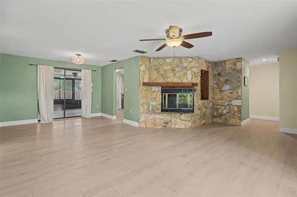 1100 PERSIMMON DR, Palm Harbor, FL 34683