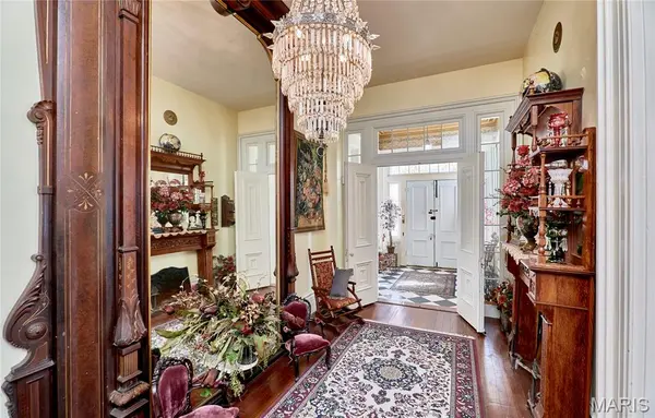 320 N Main ST, Louisiana, MO 63353