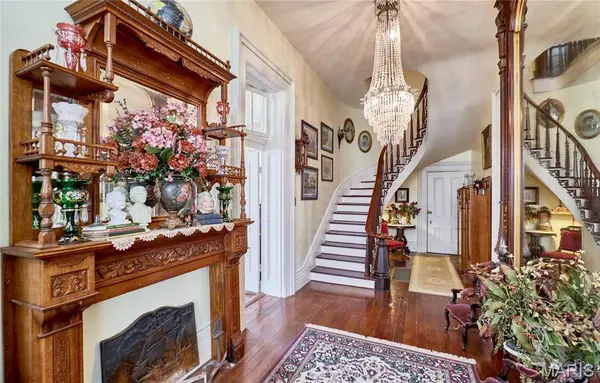 320 N Main ST, Louisiana, MO 63353