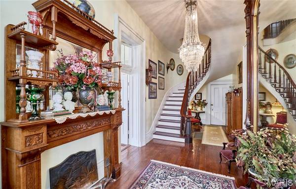 320 N Main ST, Louisiana, MO 63353