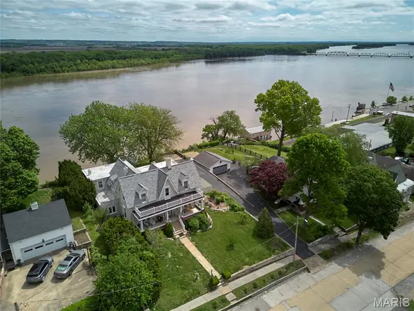 403 N Main ST, Louisiana, MO 63353