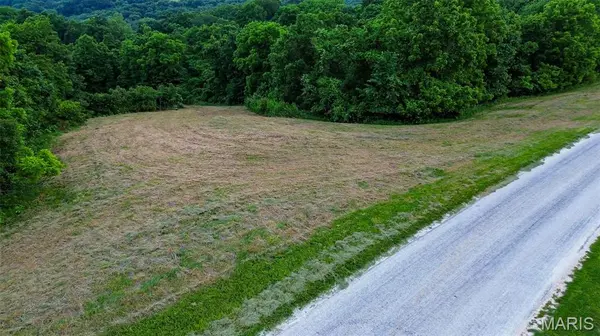 2251 Plummer Hill RD, Hardin, IL 62047