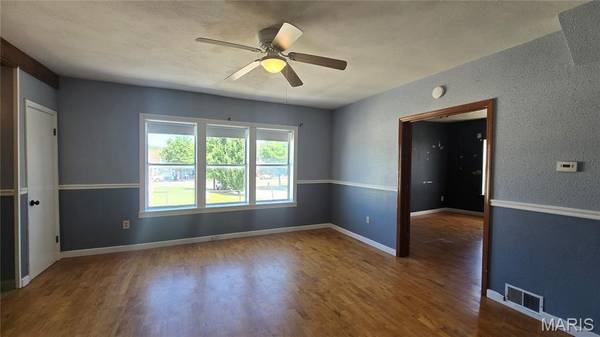 4342 Frieda AVE, St Louis, MO 63116