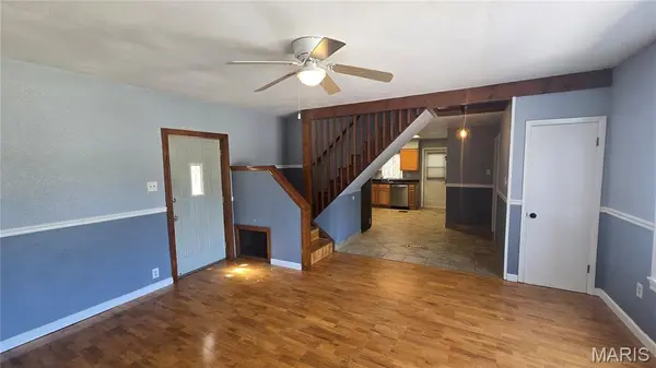 4342 Frieda AVE, St Louis, MO 63116