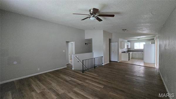 11289 Aspen Woods DR, St Louis, MO 63138