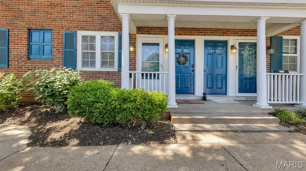 9188 Wrenwood LN, Brentwood, MO 63144