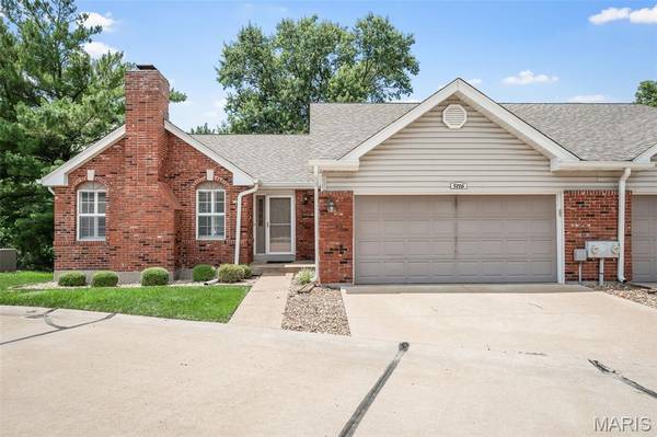 5116 Kennerly Place DR, St Louis, MO 63128