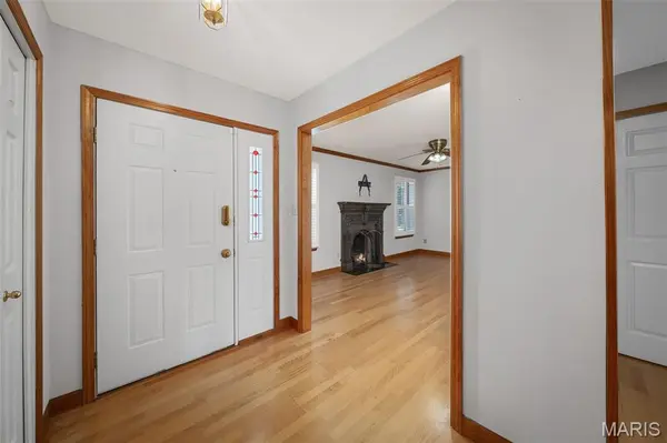 5116 Kennerly Place DR, St Louis, MO 63128