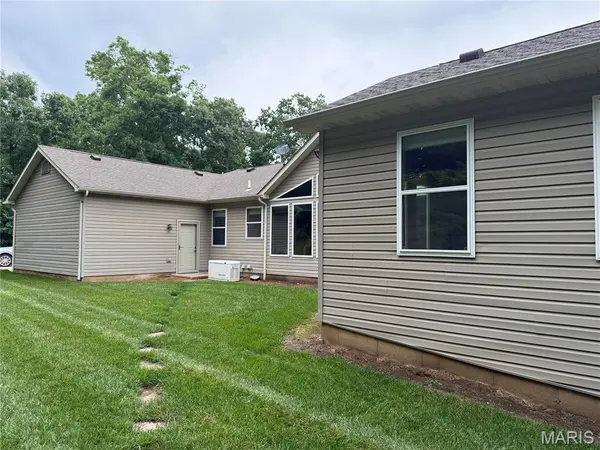 3349 Dakota Hills DR, Pacific, MO 63069