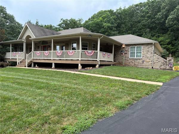 3349 Dakota Hills DR, Pacific, MO 63069
