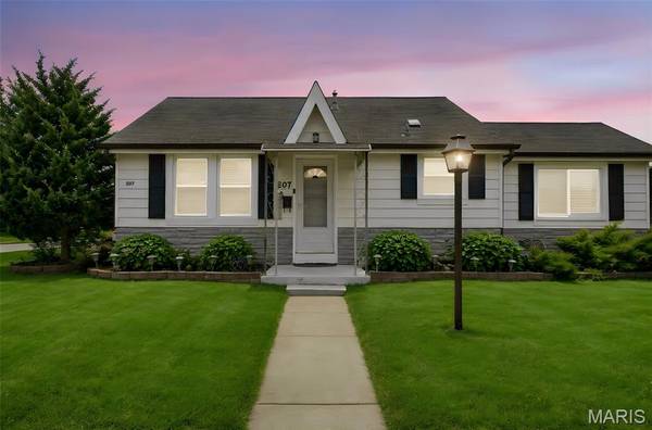207 Marilyn Estates DR, St Louis, MO 63123