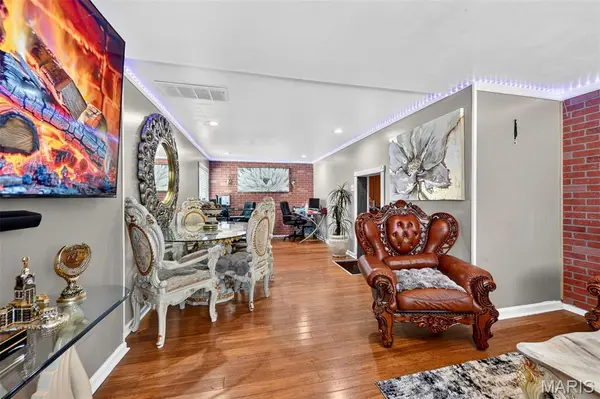 207 Marilyn Estates DR, St Louis, MO 63123