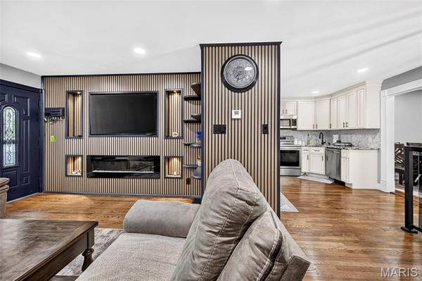 9713 Shuffle DR, Affton, MO 63123