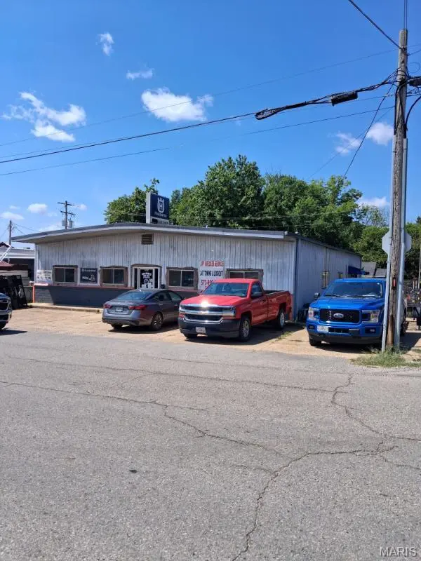 209 N Lafayette, Doniphan, MO 63935