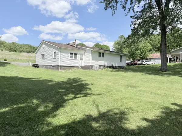 345 E Fords Ferry RD, Cave In Rock, IL 62919