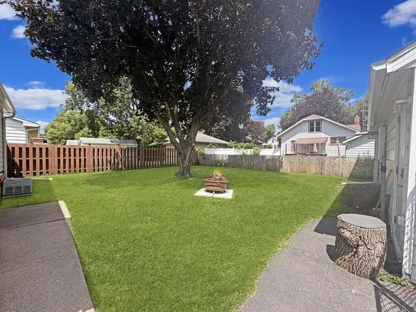 720 W American ST, Freeport, IL 61032