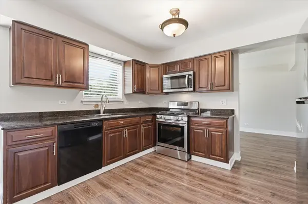 1 Regal CT, Algonquin, IL 60102
