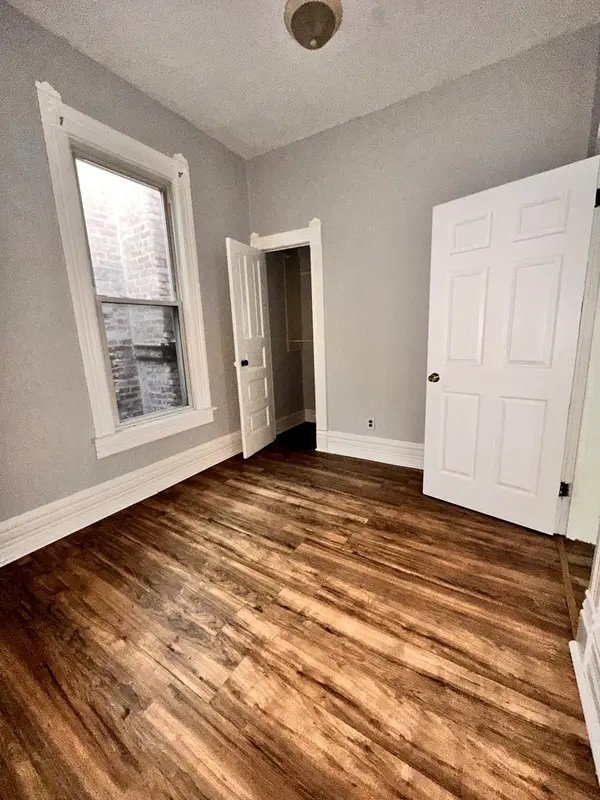 1302 E 72nd ST #2, Chicago, IL 60619