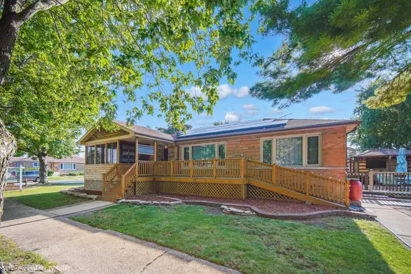 3032 W 100th PL, Evergreen Park, IL 60805