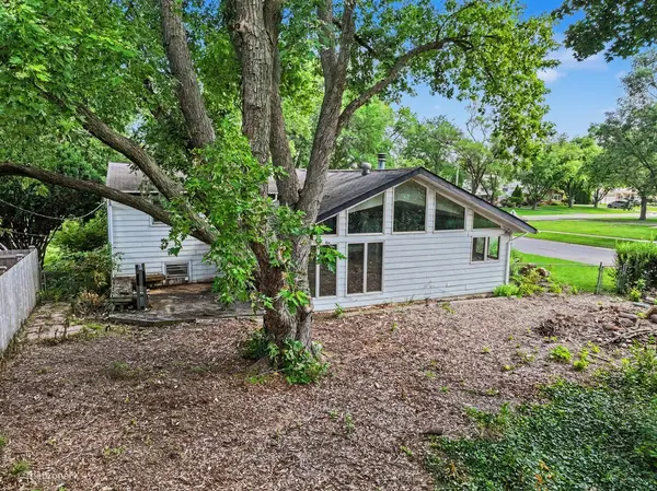 1120 E Prairie AVE, Wheaton, IL 60187
