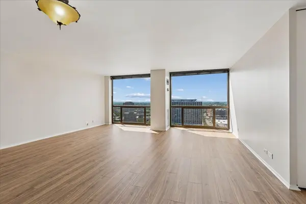 4343 N Clarendon AVE #2117, Chicago, IL 60613