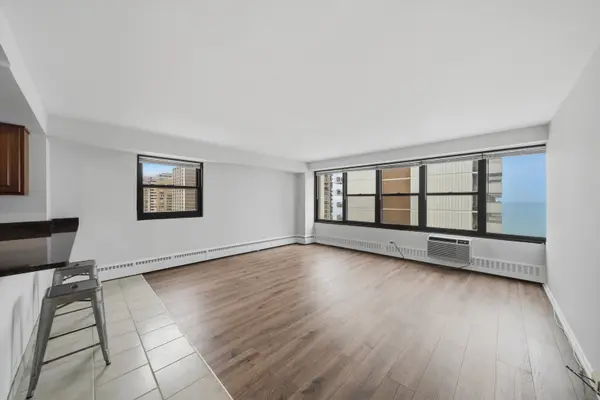 6030 N Sheridan RD #1912, Chicago, IL 60660