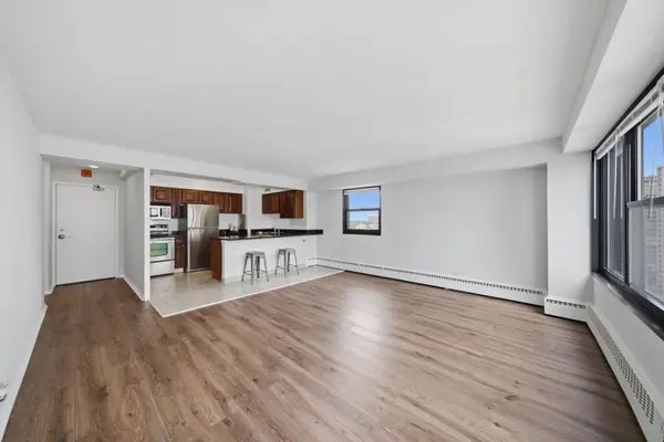6030 N Sheridan RD #1912, Chicago, IL 60660