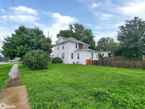 102 Johnston ST, Gladbrook, IA 50635