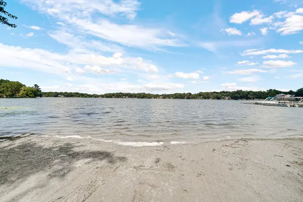 4505 Flint Lake GTWY, Valparaiso, IN 46383