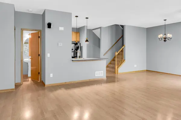6766 Meadow Grass LN S, Cottage Grove, MN 55016