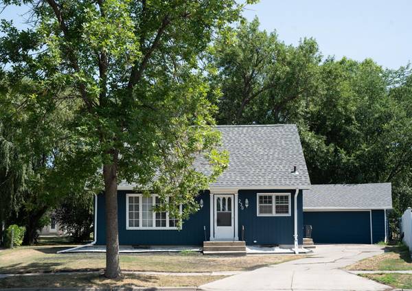 230 5th AVE E, West Fargo, ND 58078