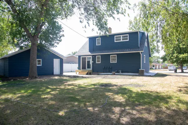 230 5th AVE E, West Fargo, ND 58078