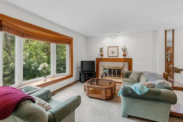 2420 Mendelssohn LN N #5, Golden Valley, MN 55427