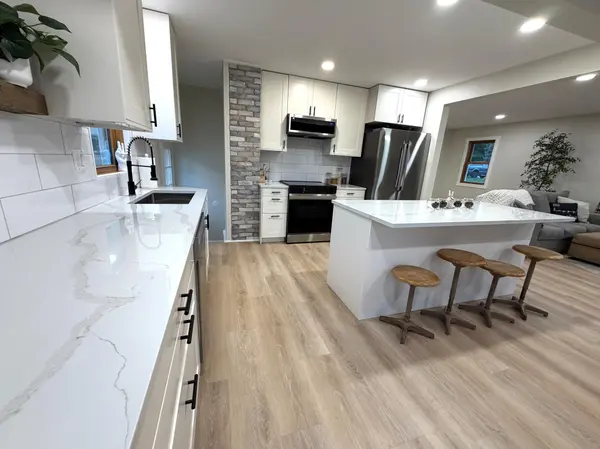 727 S 7th ST, La Crescent, MN 55947