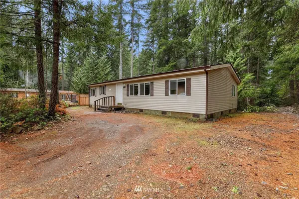 140 N Hamma Hamma DR W, Hoodsport, WA 98548