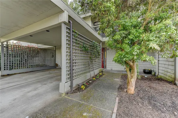 22713 Lakeview DR #B4, Mountlake Terrace, WA 98043