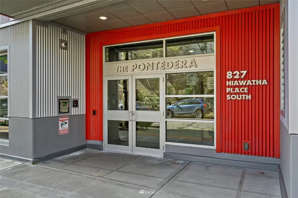 827 Hiawatha PL S #313, Seattle, WA 98144