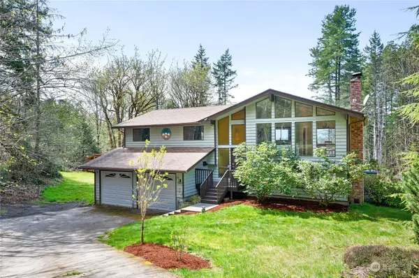6155 Sutherland LN NW, Seabeck, WA 98380