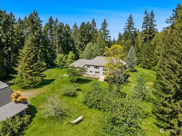 10770 Arrow Point DR NE, Bainbridge Island, WA 98110