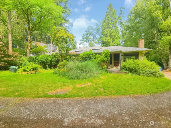 18948 Forest Park DR NE, Lake Forest Park, WA 98155