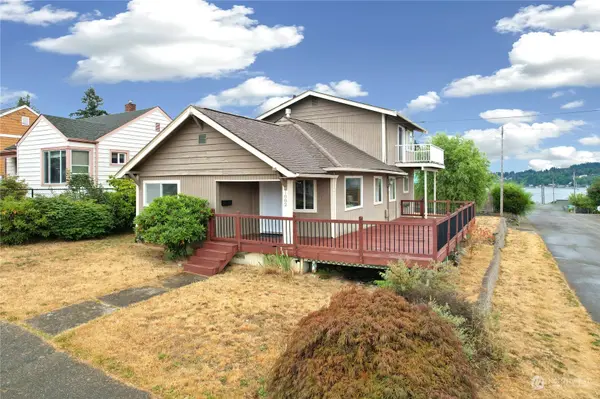 1002 Ironsides AVE, Bremerton, WA 98310