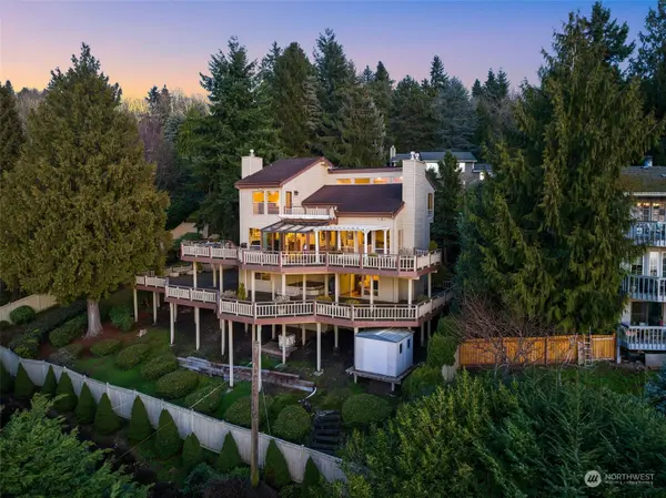 13467 64th PL NE, Kirkland, WA 98034