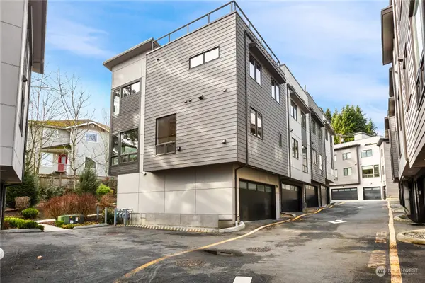 18107 65th AVE NE #104, Kenmore, WA 98028